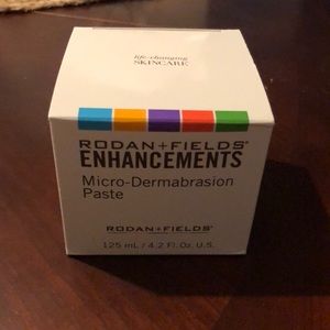 Micro-dermabrasion paste